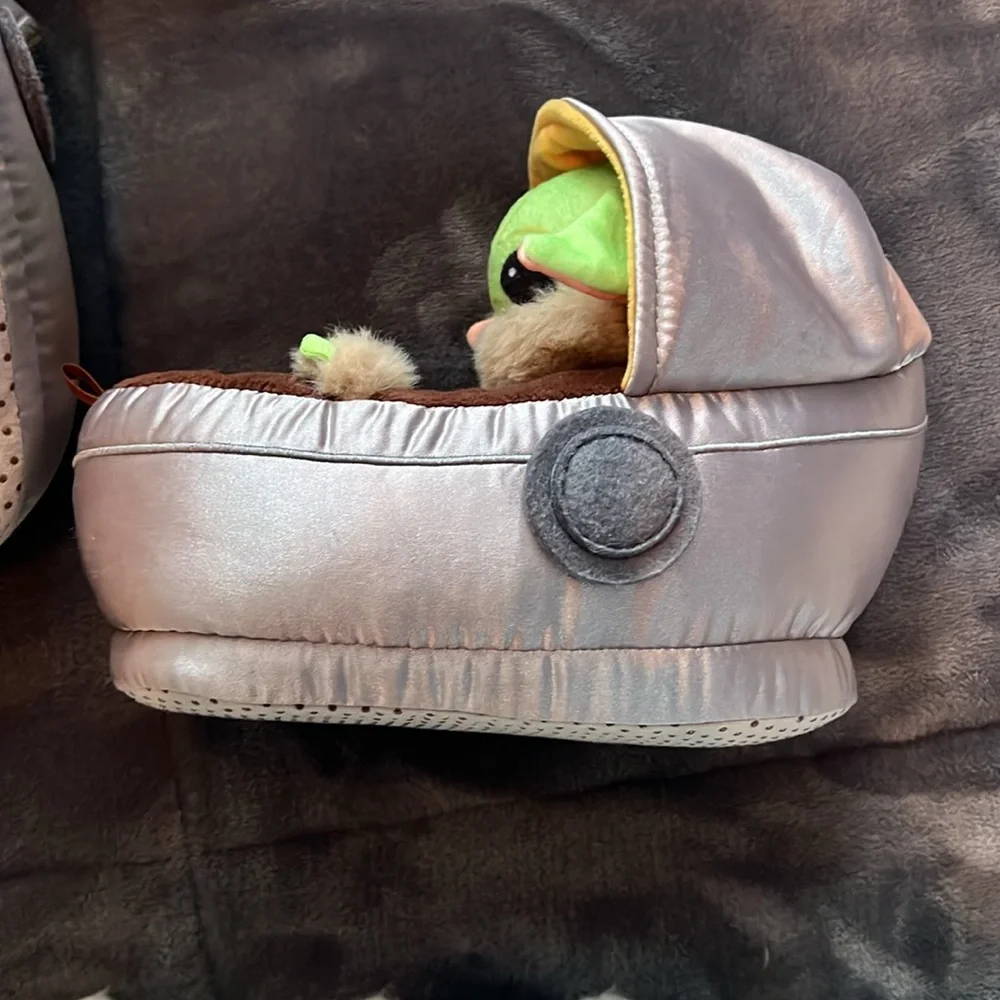 Kids Gap - Star‎ Wars- Yoda Slippers (size Large)